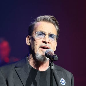 Le chanteur Florent Pagny se produit lors d'un concert de charité organisé par le Gouverneur Militaire de Paris au profit des Bleuets de France, des soldats blessés et des victimes du terrorisme à la Salle Pleyel à Paris, le 30 mai 2024. David Boyer/ABACAPRESS.COM