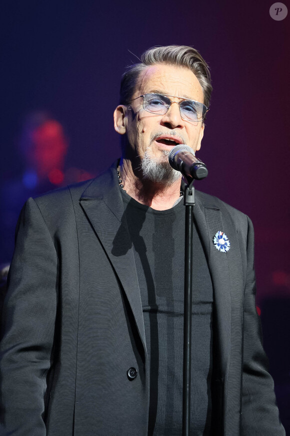 Le chanteur Florent Pagny se produit lors d'un concert de charité organisé par le Gouverneur Militaire de Paris au profit des Bleuets de France, des soldats blessés et des victimes du terrorisme à la Salle Pleyel à Paris, le 30 mai 2024. David Boyer/ABACAPRESS.COM