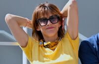 PHOTOS Sophie Marceau, carré déstructuré et polo jaune, le soleil des tribunes à Roland-Garros : l'actrice gagnée par la folie de la grande finale !