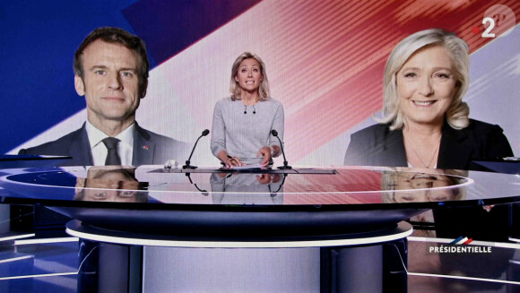 Anne-Sophie Lapix - Illustration du débat télévisé entre les deux candidats du second tour de l'élection présidentiel : Emmanuel Macron et Marine Le Pen. Le débat est prévu le 20 avril 2022 à 21h00. © Frédéric Chambert / Panoramic / Bestimage 