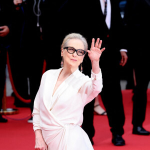 Il s'agit de Meryl Streep.
Meryl Streep - Montée des marches du film " Le deuxième acte " pour la cérémonie d'ouverture du 77ème Festival International du Film de Cannes, au Palais des Festivals à Cannes. Le 14 mai 2024 © Jacovides / Moreau / Bestimage 