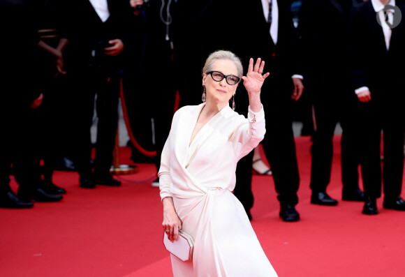 Il s'agit de Meryl Streep.
Meryl Streep - Montée des marches du film " Le deuxième acte " pour la cérémonie d'ouverture du 77ème Festival International du Film de Cannes, au Palais des Festivals à Cannes. Le 14 mai 2024 © Jacovides / Moreau / Bestimage 