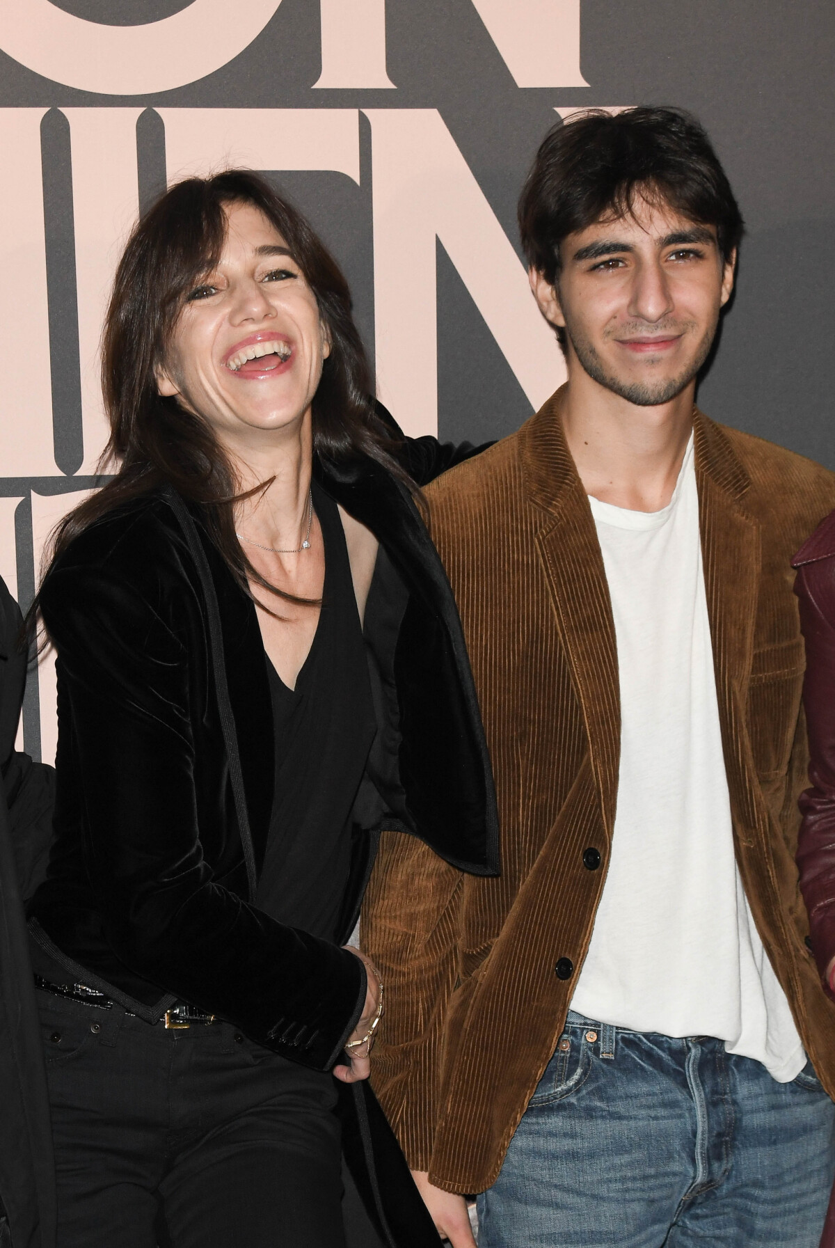 Photo : Ben Attal, fils de Charlotte Gainsbourg et Yvan Attal, s'est ...