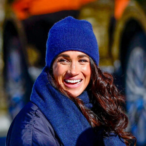 Le prince Harry fait du skeleton sous les yeux de Meghan Markle lors d'une visite au camp d'entrainement des athlètes des Invictus Games 2024 à Whistler en Colombie Britannique le 15 février 2024.