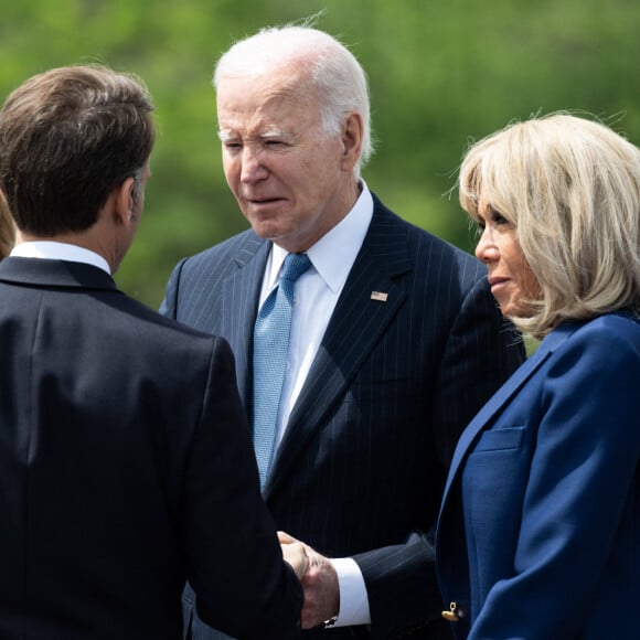 Emmanuel Macron et sa femme Brigitte Macron, Joe Biden et sa femme Jill Biden - Cérémonie à l'Arc de Triomphe à Paris, à l'occasion du voyage officiel du président des Etats-Unis en France. Le 8 juin 2024 © Jeanne Accorsini / Pool / Bestimage 