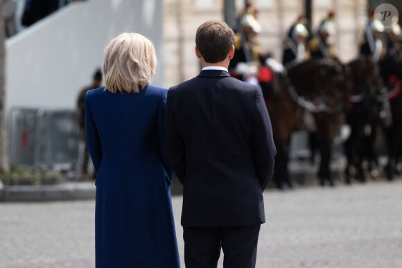 Emmanuel Macron et sa femme Brigitte Macron - Cérémonie à l'Arc de Triomphe à Paris, à l'occasion du voyage officiel du président des Etats-Unis en France. Le 8 juin 2024 © Jeanne Accorsini / Pool / Bestimage 