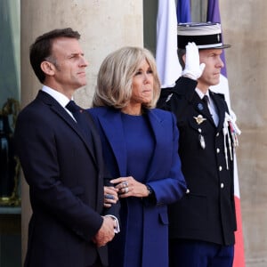 Le président français Emmanuel Macron et la première dame, Brigitte Macron accueillent le président américain et sa femme au palais de l'Elysee pour une visite d'état. Le 8 juin 2024. © Stéphane Lemouton / Bestimage 