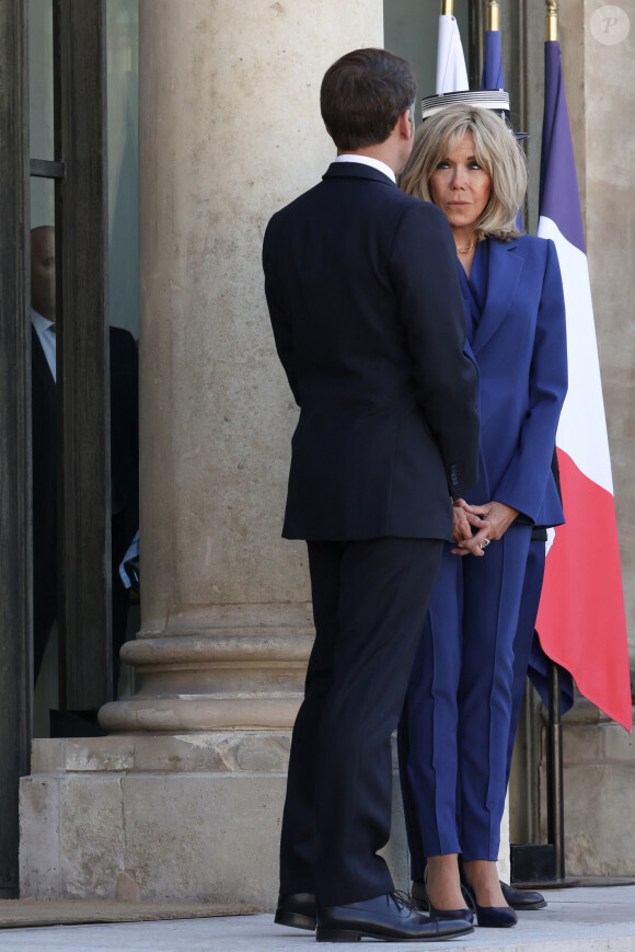 Le président français Emmanuel Macron et la première dame, Brigitte Macron reçoivent le Président de l'Ukraine, Volodymyr ZELENSKY et son épouse, Olena Zelenska au palais présidentiel de l'Elysée à l'occasion d'une visite officielle, le 7 juin 2024, à Paris, France. © Stéphane Lemouton/Bestimage 