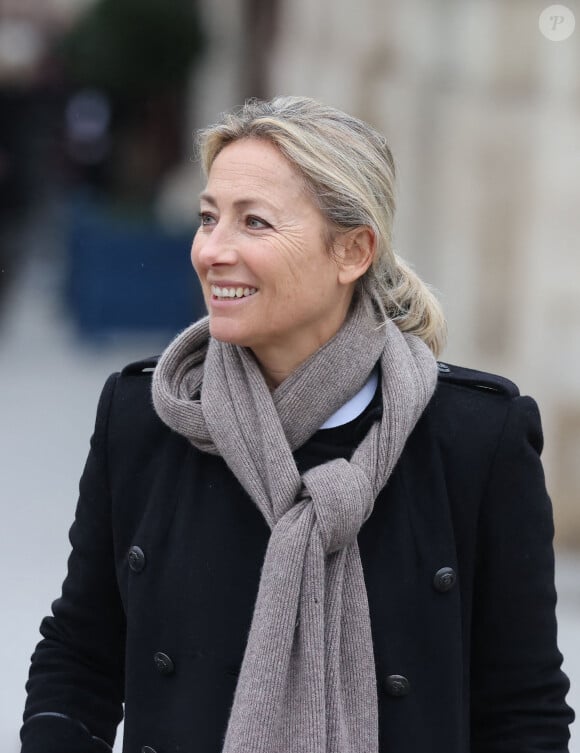 Anne-Sophie Lapix - Hommage national à Robert Badinter devant le ministère de la Justice sur la place Vendôme à Paris le 14 février 2024. L'ancien garde des Sceaux, artisan de l'abolition de la peine de mort, est décédé vendredi dernier à l'âge de 95 ans. © Dominique Jacovides/Bestimage