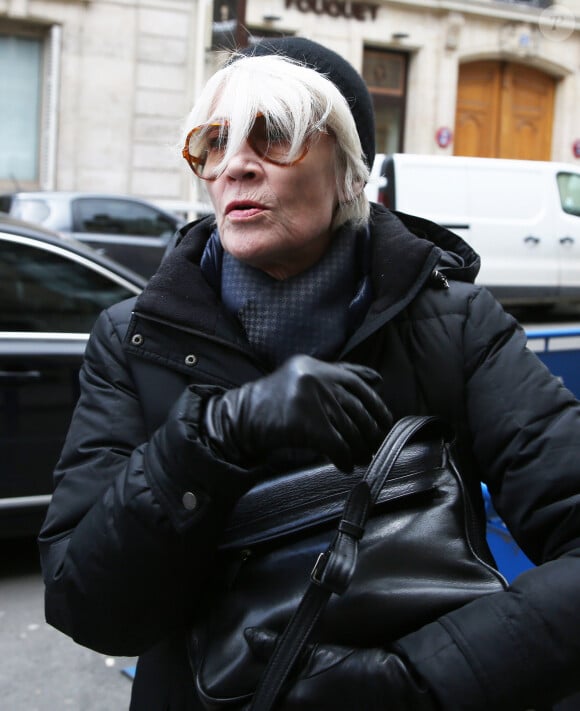 Françoise Hardy était gravement malade depuis de nombreuses années.
Exclusif - Françoise Hardy dans les rues de Paris le 11 Février 2016.