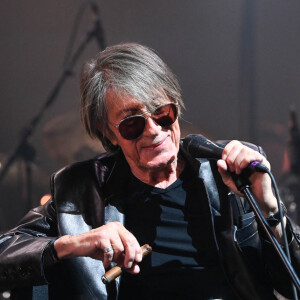 Une mort anticipée par ses voisins qui avaient vu Jacques Dutronc il y a peu.
Jacques Dutronc et Thomas Dutronc en showcase de leur tournée "Dutronc & Dutronc" au Centre Evénementiel de Courbevoie le 11 avril 2022. © Coadic Guirec/Bestimage