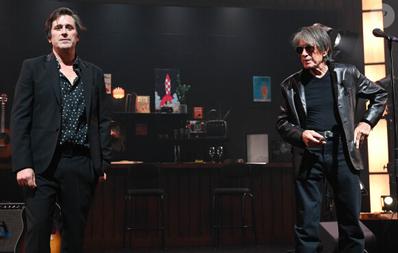 Le chanteur était venu voir sa femme, très mal.
Jacques Dutronc et Thomas Dutronc en showcase de leur tournée "Dutronc & Dutronc" au Centre Evénementiel de Courbevoie le 11 avril 2022. © Coadic Guirec/Bestimage