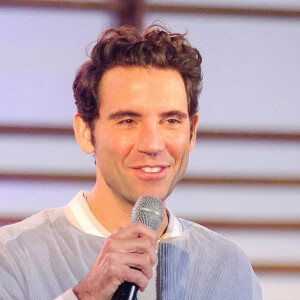 Le Chanteur Mika lors de la journée nationale de la lutte contre le harcèlement à l'école au lycée Pierre-Gilles de Gennes - ENCPB à Paris, France, le 7 novembre 2023. © Jonathan Rebboah/Panoramic/Bestimage