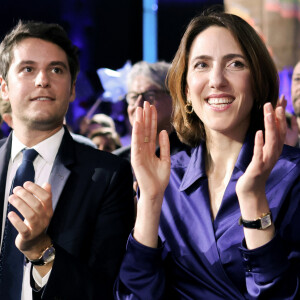 Yaël Braun-Pivet, présidente de l'Assemblée Nationale, Le premier ministre, Gabriel Attal et Valérie Hayer, tête de liste de la majorité Renaissance lors du meeting de V.Hayer, tête de liste Renaissance pour les élections européennes, au Docks de Paris à Aubervilliers le 1er juin 2024. © Stéphane Lemouton / Bestimage