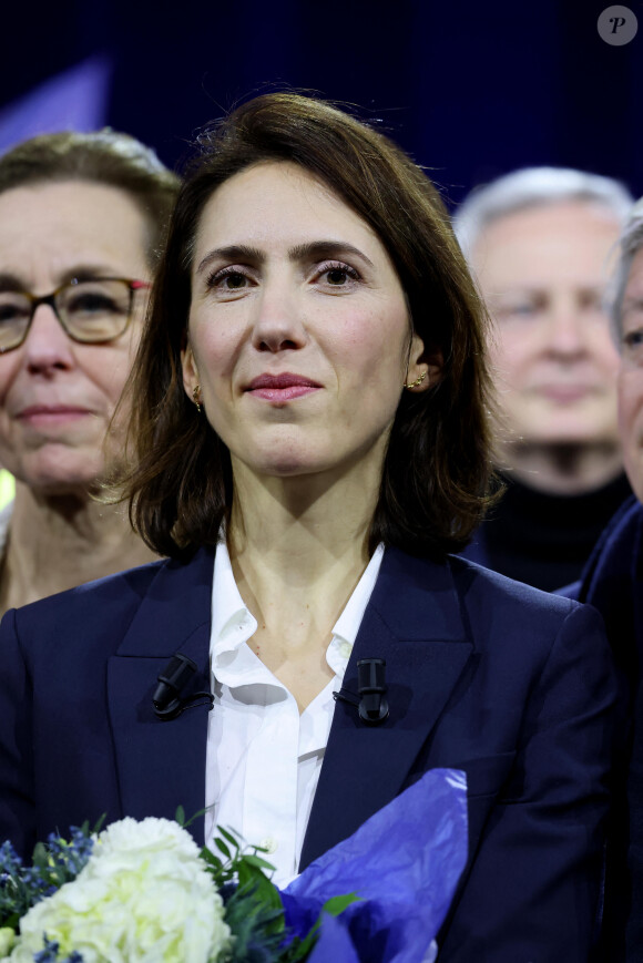 Valérie Hayer, tête de liste "Besoin d'Europe" de la majorité présidentielle lors du meeting "Besoin d'Europe" au Grand Palais à Lille pour le lancement de la campagne du parti Renaissance pour les élections européennes en présence de V.Hayer (tête de liste majorité présidentielle élections européennes 2024) et de l'ensemble du gouvernement. Lille, le 9 mars 2024. © Dominique Jacovides / Bestimage 