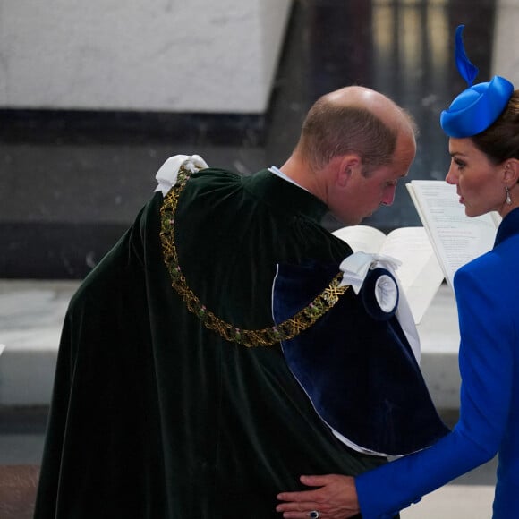 Main dans le dos, quand ce n'est pas aux fesses, de temps en temps, le couple se lâche.Le prince et la princesse de Galles, connus sous le nom de duc et duchesse de Rothesay, pendant le service national d'action de grâce et de dédicace pour le roi Charles III et la reine Camilla, et la présentation des honneurs de l'Écosse, à la cathédrale St Giles', Édimbourg. Édimbourg, Royaume-Uni, le 5 juillet 2023. Photo par Peter Byrne/PA Wire/ABACAPRESS.COM