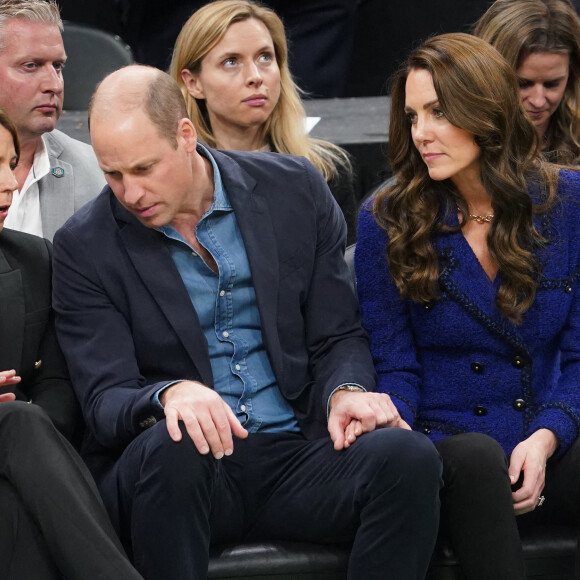 Le prince et la princesse de Galles assistent au match de mercredi soir de la National Basketball Association entre les Boston Celtics, dix-sept fois champions du monde, et le Miami Heat, au TD Garden, dans le centre de Boston, aux États-Unis. Le 30 novembre 2022. Photo par Paul Edwards/The Sun/PA Wire/ABACAPRESS.COM