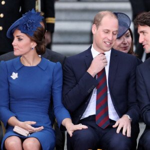 Le duc et la duchesse de Cambridge avec le Premier Ministre canadien Justin Trudeau après le discours du duc de Cambridge lors d'une cérémonie officielle d'accueil à l'Assemblée législative de la Colombie-Britannique à Victoria, au premier jour de la tournée royale au Canada. Samedi 24 septembre 2016. Photo par Andrew Milligan/PA Wire/ABACAPRESS.COM