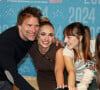 Thomas Jouannet est un papa heureux et pas peu fier de ses deux filles Mado et Chloé.
Thomas Jouannet, Chloé Jouannet, Mado Jouannet, Ysée Jouannet, Prix du Court Métrage pour "Allez ma Fille" au photocall des lauréats après la cérémonie de clôture du 27ème Festival International du Film de Comédie de l'Alpe d'Huez. © Dominique Jacovides/Bestimage