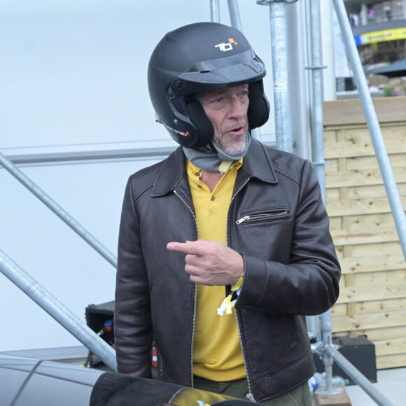 Vincent Cassel - Les célébrités participent à un tour de chauffe lors des "24H du Mans 2024", le 15 juin 2024. © Rachid Bellak/Bestimage