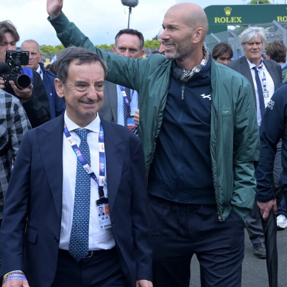 Pierre Fillon (président de l'Automobile Club de l'Ouest) et Zinedine Zidane lors des "24H du Mans 2024", le 15 juin 2024. © Rachid Bellak/Bestimage