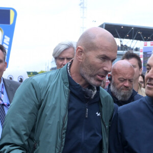 Luca de Meo (directeur général de Renault), Zinedine Zidane lors des "24H du Mans 2024", le 15 juin 2024. © Rachid Bellak/Bestimage