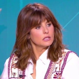 Des censures dans "Ça commence aujourd'hui"...
Faustine Bollaert sur le plateau de "Ça commence aujourd'hui"