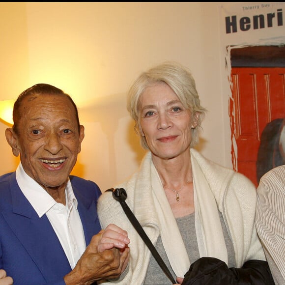 Henri Salvador et sa femme Catherine, Françoise Hardy et son fils Thomas Dutronc - Henri Salvador tire sa révérence et fait ses adieux à la scène lors d'un concert au palais des congrès de Paris