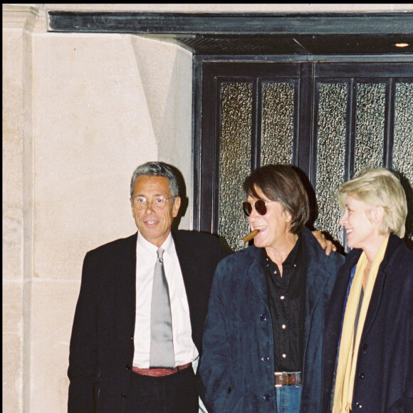 Archives - Jean-Marie Périer, Jacques Dutronc et Françoise Hardy au mariage de Michel Sardou et d'Anne-Marie Périer à Neuilly en 1999