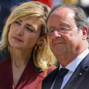 Julie Gayet et François Hollande ont résisté à la grande tentation des amoureux.
Julie Gayet and François Hollande © Jean-Marc Haedrich/Pool/Bestimage