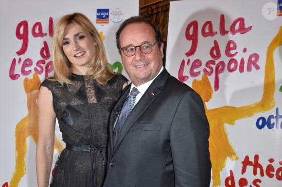 Ils ont toutefois décidé de résister à la tentation des séries.
François Hollande et Julie Gayet, le 26 janvier 2020 à Montsouris © Giancarlo Gorassini/Bestimage