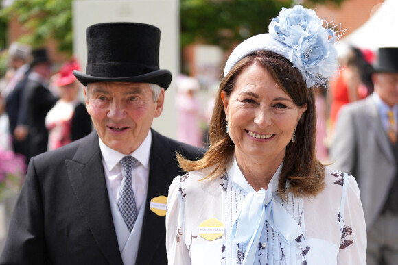 Carole et Michael Middleton, les parents de la princesse de Galles, assistent au deuxième jour de la course hippique Royal Ascot, le 19 juin 2024. 