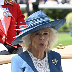 La reine consort d'Angleterre Camilla Parker Bowles - La famille royale d'Angleterre aux courses hippiques "Royal Ascot 2024" à Ascot. Le 19 juin 2024 © Tim Merry / MirrorPix / Bestimage 