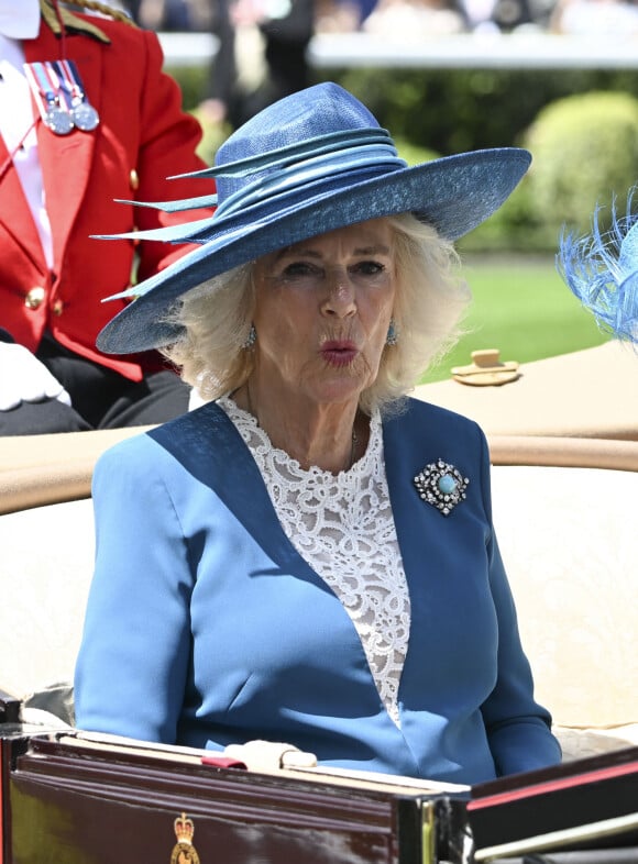 La reine consort d'Angleterre Camilla Parker Bowles - La famille royale d'Angleterre aux courses hippiques "Royal Ascot 2024" à Ascot. Le 19 juin 2024 © Tim Merry / MirrorPix / Bestimage 