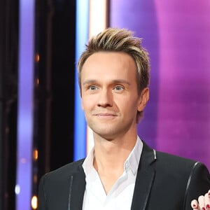 Cyril Féraud et Sophie Davant - Les personnalités se mobilisent lors de la 37ème édition du Téléthon sur le plateau de France 2, avec pour parrain Vianney. Le 8 décembre 2023. © Coadic Guirec / Bestimage