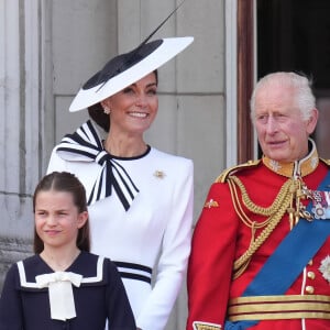 La princesse Charlotte, Catherine Kate Middleton, princesse de Galles, le roi Charles III d'Angleterre - Les membres de la famille royale britannique au balcon du Palais de Buckingham lors de la parade militaire "Trooping the Colour" à Londres le 15 juin 2024 © Julien Burton / Bestimage 