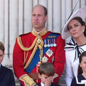 Le prince William, prince de Galles, Catherine Kate Middleton, princesse de Galles, le prince George, le prince Louis et la princesse Charlotte - Les membres de la famille royale britannique au balcon du Palais de Buckingham lors de la parade militaire "Trooping the Colour" à Londres le 15 juin 2024 © Julien Burton / Bestimage 