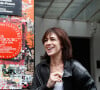 La chanteuse reste positive malgré la crise financière que traverse la Maison Gainsbourg
Charlotte Gainsbourg lors de la cérémonie de dévoilement de la plaque "Maison des Illustres" de la Maison Gainsbourg à Paris, France, le 2 avril 2024. © Christophe Clovis/Bestimage 