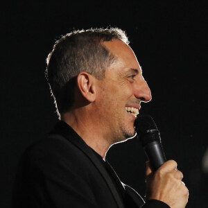 "J'ai été suivi par ce qu'on appelle un sponsor, un coach, qui m'a aidé à arrêter de boire. Par contre, j'ai pris le réflexe de lire tous les jours la 'réflexion quotidienne des Alcooliques anonymes".
Gad Elmaleh - Arrivées à la projection du film "Les Minions 2 : Il était une fois Gru" lors de la 19ème édition du festival international du film de Marrakech le 18 novembre 2022. © Denis Guignebourg / Bestimage 