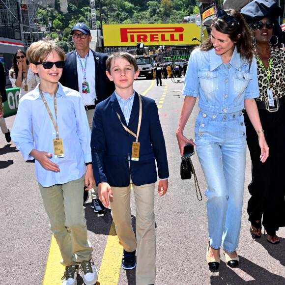 Sacha Casiraghi, Raphaël Elmaleh et Charlotte Casiraghi durant la journée des qualifications du 81ème Grand Prix de Formule 1 de Monaco. © Bruno Bebert/Bestimage