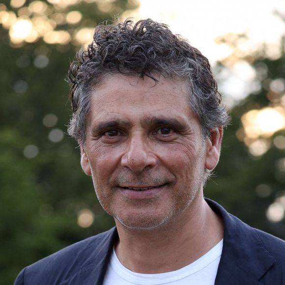 Avec le temps, Pascal Elbé est devenu "très fleur bleue".
Exclusif - Pascal Elbé au Château Lafitte Rothschild à Pauillac - Rendez-vous lors du Festival International du Film en Médoc "Les Vendanges du 7ème art" © Jean-Marc Lhomer / Bestimage 