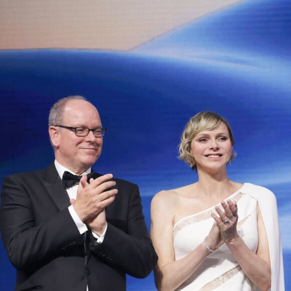 La princesse Charlene et le prince Albert II de Monaco, Olivier Marchal - La famille princière au photocall et cérémonie de clôture de la 63ème édition du Festival de Télévision de Monte-Carlo (63rd Golden Nymph) au Grimaldi Forum à Monaco le 18 juin 2024. © Claudia Albuquerque / Bestimage