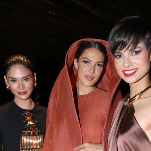 Pia Wurtzbach, Iris Mittenaere et Ève Gilles (Miss France 2024) au Front Row du défilé de mode Haute-Couture automne-hiver 2024/2025 "Stephane Rolland" lors de la Fashion Week de Paris, France, le 25 juin 2024. © Bertrand Rindoff/Bestimage 