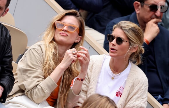 Cécile Cassel et Alice Taglioni - Les célébrités dans les tribunes des Internationaux de France de tennis de Roland Garros 2024 à Paris. Le 5 juin 2024. © Jacovides-Moreau/Bestimage