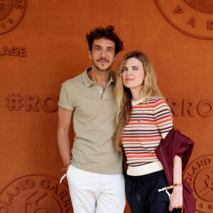 Ruben Alves et Cécile Cassel au village lors des Internationaux de France de tennis de Roland Garros 2024, à Paris, France, le 3 juin 2024. © Jacovides-Moreau/Bestimage 