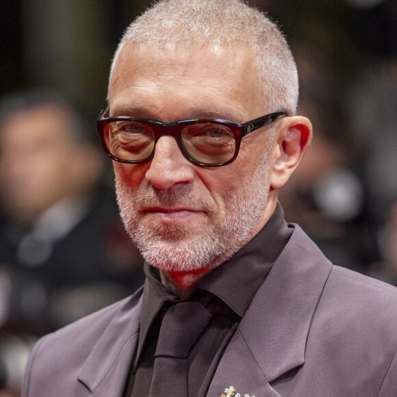 Vincent Cassel - Montée des marches du film " Les Linceuls " lors du 77ème Festival International du Film de Cannes, au Palais des Festivals à Cannes. Le 20 mai 2024 © Olivier Borde / Bestimage 