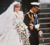 Âgée de 20 ans, la princesse avait fait confiance à la styliste Elizabeth Emanuel pour sa célèbre robe de mariée
Archives : Mariage de Lady Diana et de Charles III