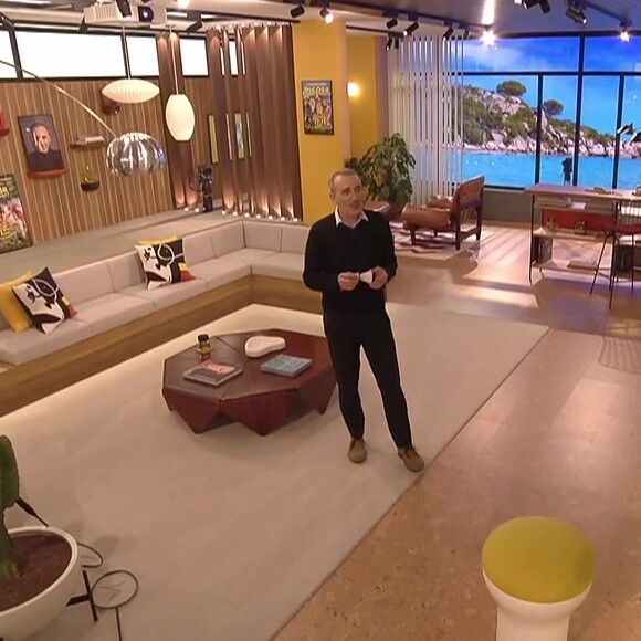 Elie Semoun parle de sa maison en Corse dans En Aparté le 2 avril 2024