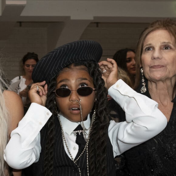 Kim Kardashian et Anna Wintour au défilé de mode Haute-Couture automne-hiver 2024/2025 "Jean-Paul Gaultier" lors de la Fashion Week de Paris le 26 juin 2024. ©Ik Aldama/DPA/ABACAPRESS.COM