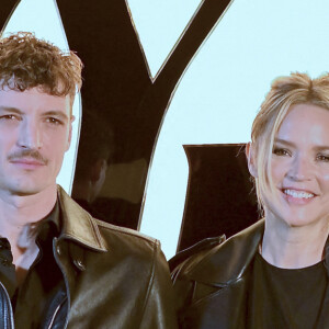 "C'est une très vieille maison comme dans mes rêves", ajoute la compagne de Niels Schneider
 
Niels Schneider, Virginie Efira au photocall du défilé Saint Laurent collection femme automne/hiver 2024-2025 lors de la fashion week à Paris (PFW) le 27 février 2024. © Olivier Borde / Bestimage